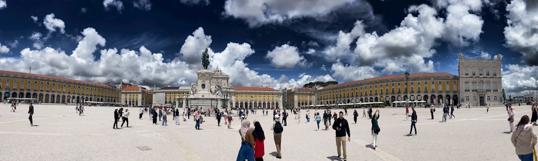 Praça do Comércio opening onto the Tagus